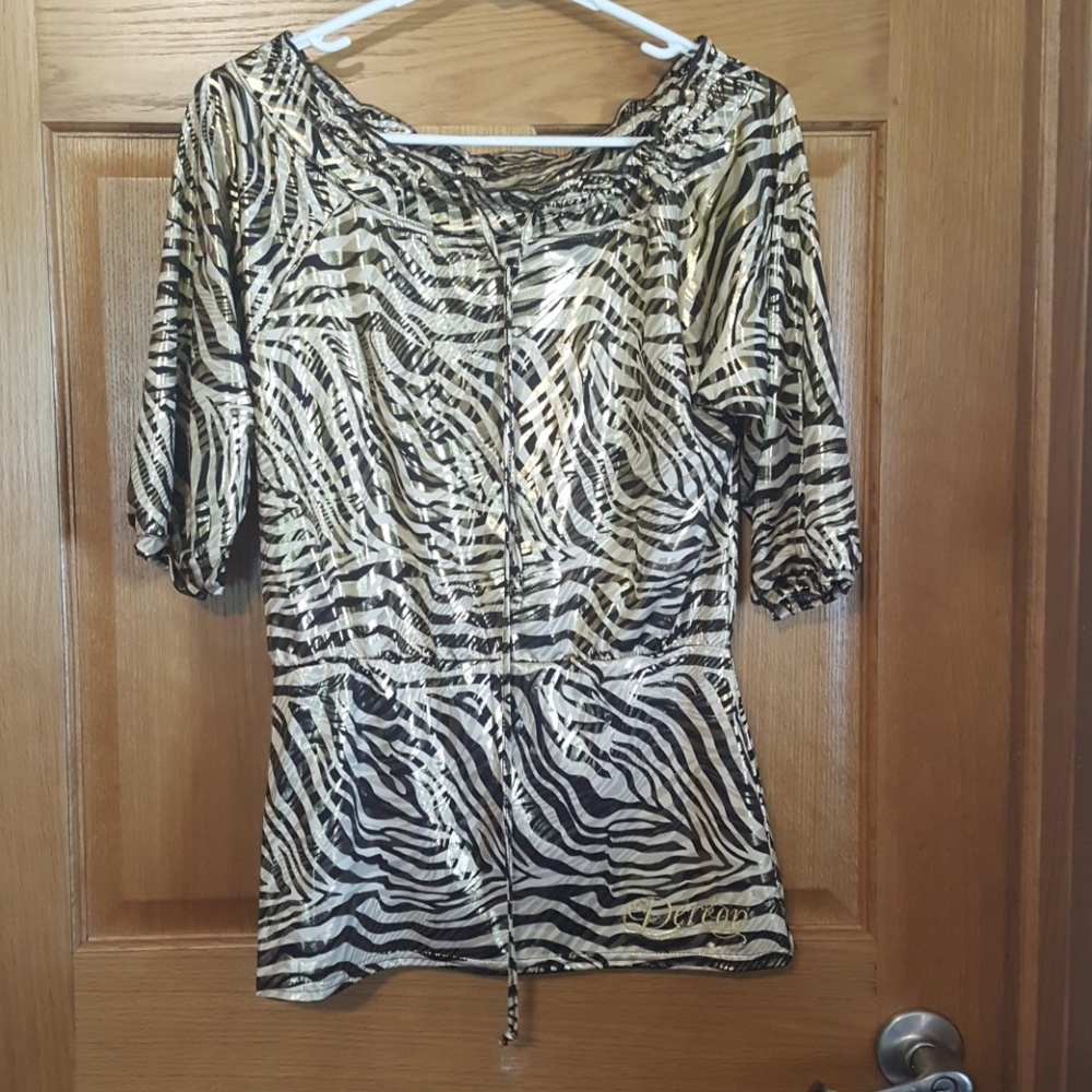 Dereon Shiny gold toger pattern cinch neck shirt